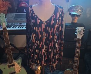 Elegant Women's Long Sleeve Patterned Top